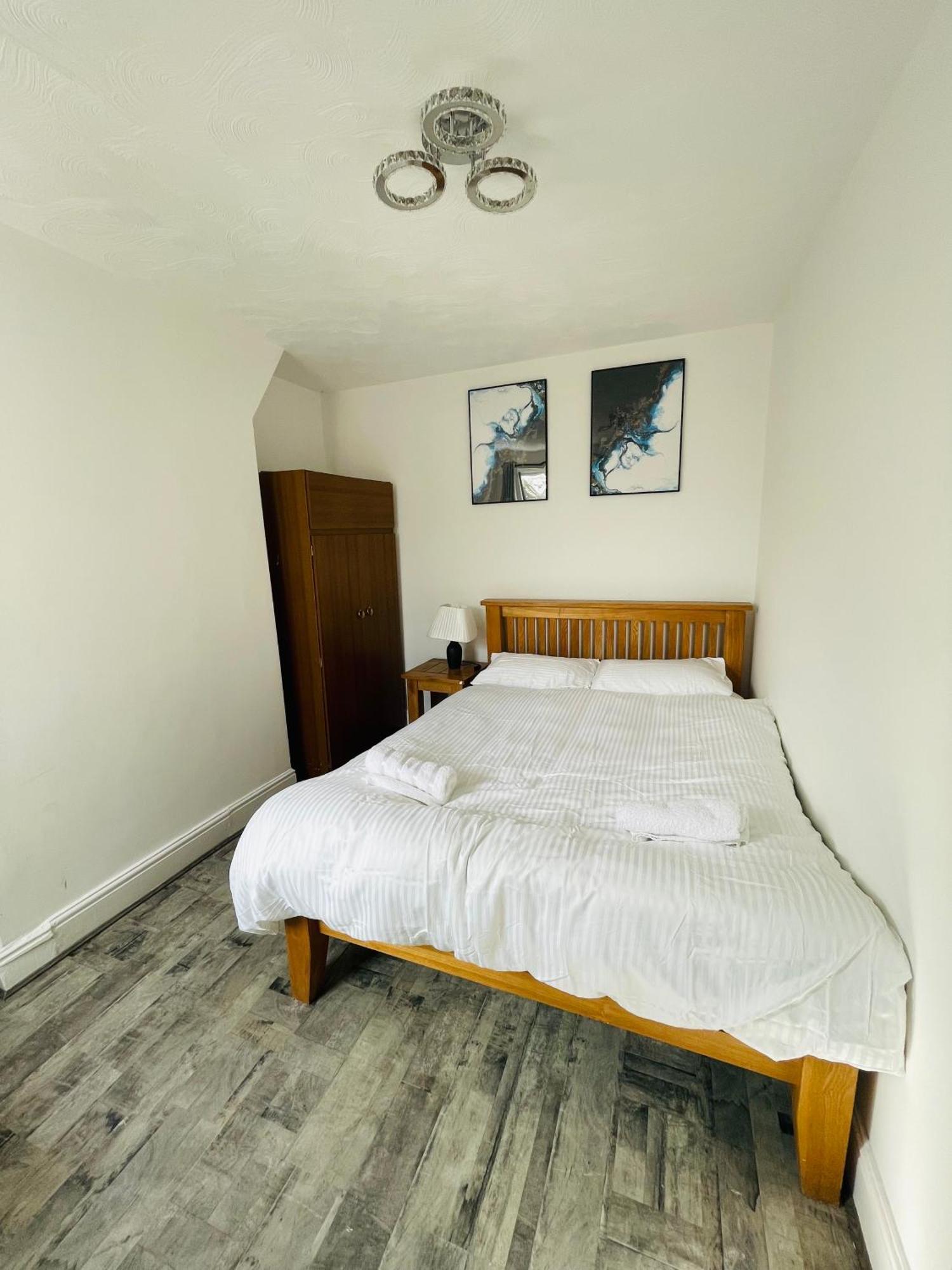 2 Double Bedroom Private, Close To Old Trafford & City Centre Apartment Manchester